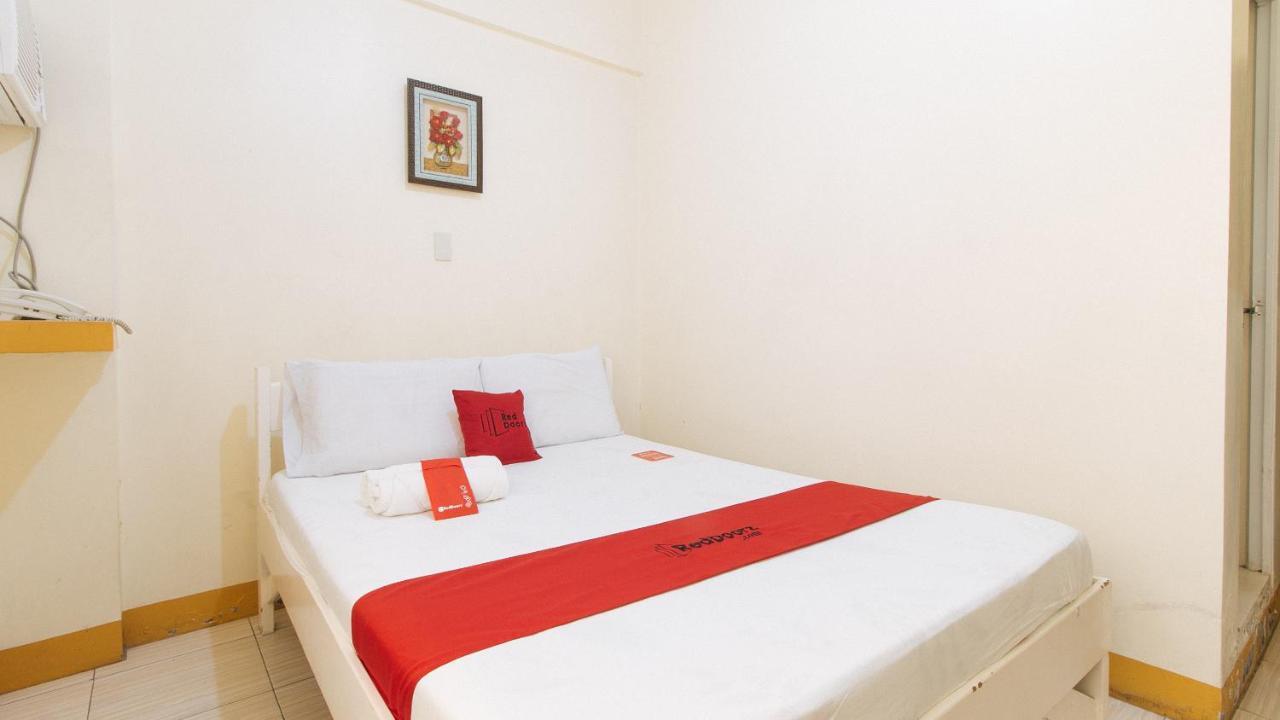 Reddoorz @ Golden Skye Hotel Guagua Bagian luar foto