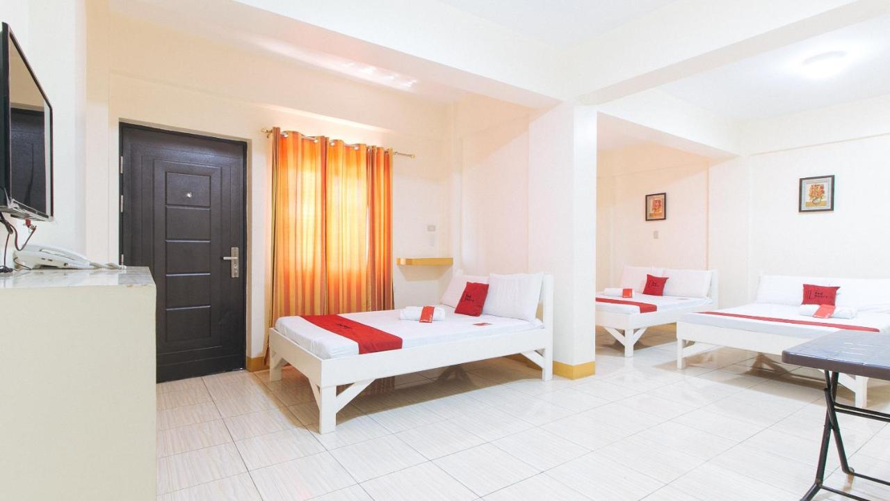 Reddoorz @ Golden Skye Hotel Guagua Bagian luar foto
