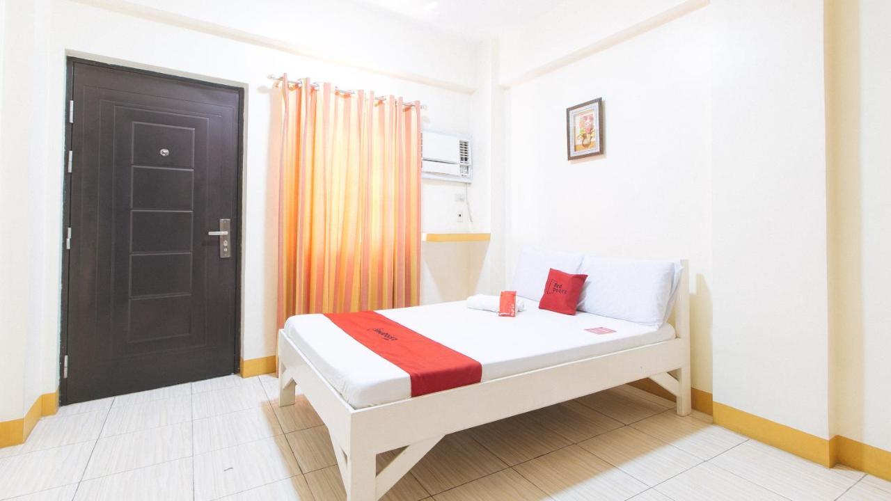 Reddoorz @ Golden Skye Hotel Guagua Bagian luar foto
