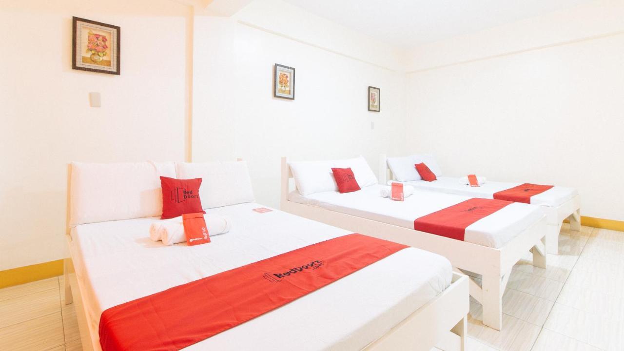Reddoorz @ Golden Skye Hotel Guagua Bagian luar foto