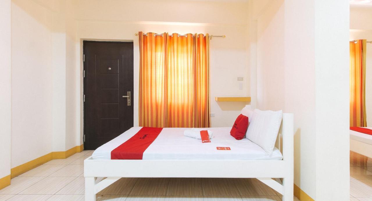 Reddoorz @ Golden Skye Hotel Guagua Bagian luar foto