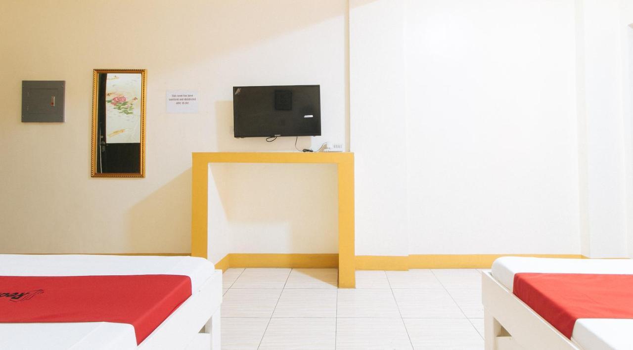 Reddoorz @ Golden Skye Hotel Guagua Bagian luar foto