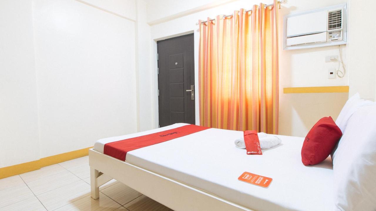 Reddoorz @ Golden Skye Hotel Guagua Bagian luar foto