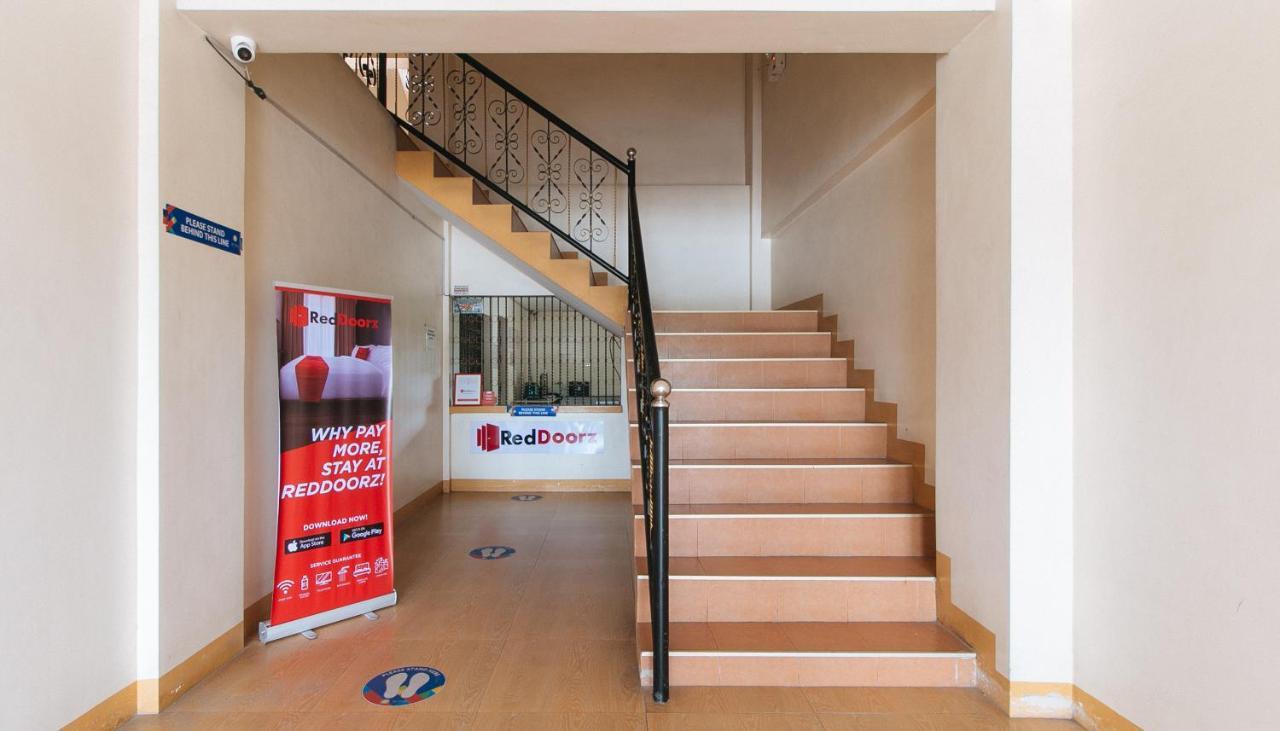 Reddoorz @ Golden Skye Hotel Guagua Bagian luar foto